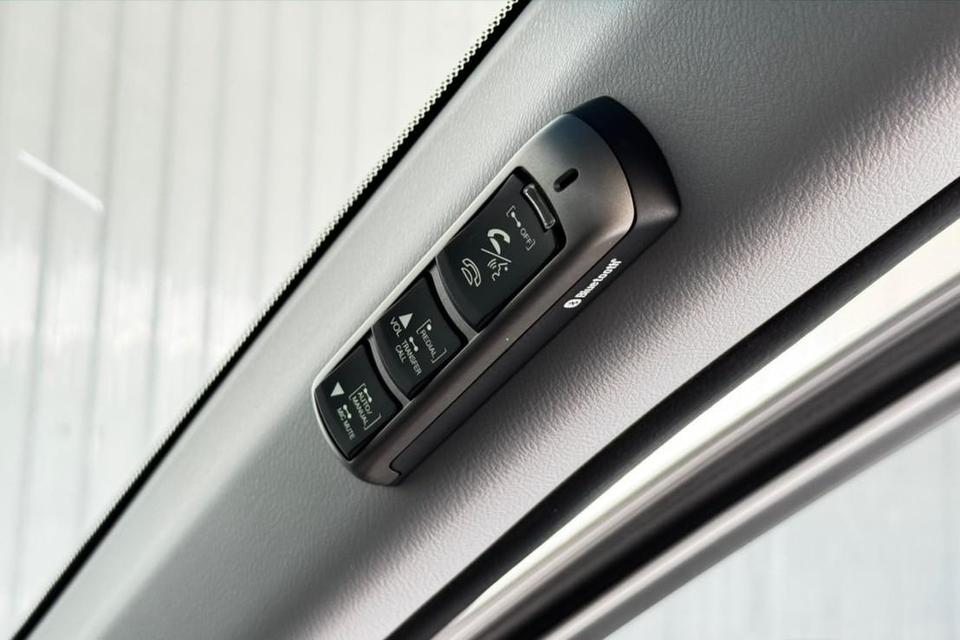 Honda CR-V 2.4 EL เบนซิน เกียร์ออโต้  ปี2010 17