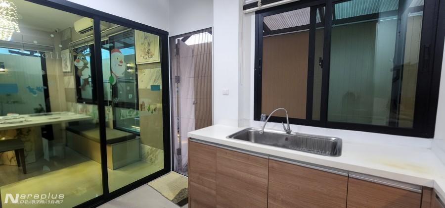 69100608 : ขายบ้านแฝดหรู 3 ชั้น บิวท์ทั้งหลัง ตกแต่งเหมือนบ้านตัวอย่าง ขนาด  42 ตารางวา โครงการศุภาลัย เอสเซ้นส์ ลาดพร้าว 107 10