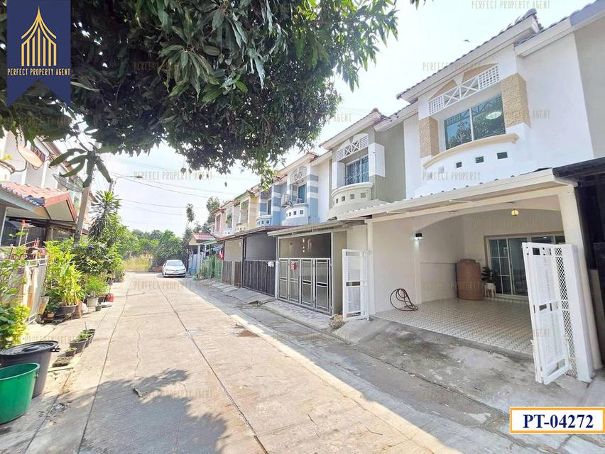 ขาย ทาวน์เฮ้าส์ ปิยะวรารมย์ ไทรน้อย ตกแต่งใหม่ ราคาย่อมเยาว์ 2