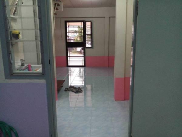 ให้เช่าบ้าน 2ชั้น โคราช ราคาถูก โครงการ เอื้ออาทรโชคชัย อ.โชคชัย จ.นครราชสีมา พร้อมแอร์ ใกล้มหาวิทยาลัยรามคำแหง โทร 080-6354406 2