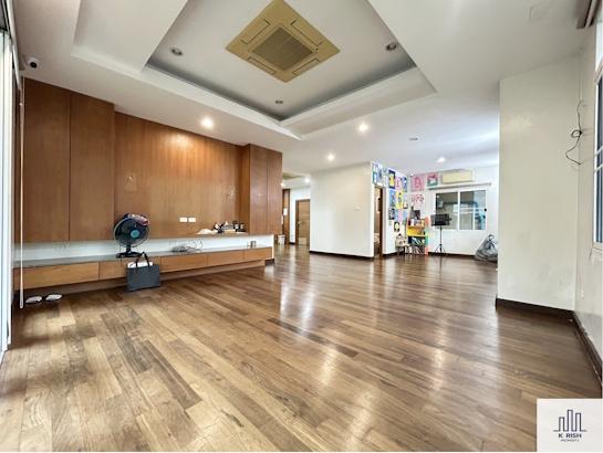 ขายบ้านเดี่ยว 2 ชั้น หลังมุม Size ใหญ่ ม.ปริญญดา ฉลองรัช 72 ตร.ว เลียบทางด่วนเอกมัย-รามอินทรา ตกแต่งสวยทั้้งหลัง ใกล้เซ็นทรัลอีสต์วิลล์ ใกล้ทางด่วน 3