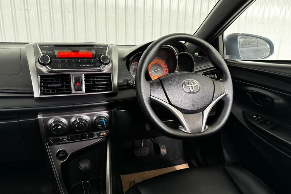 Toyota Yaris 1.2J เบนซิน เกียร์ออโต้  ปี2015 16