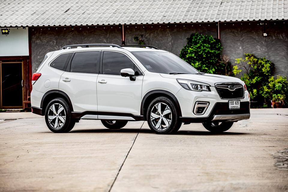 รหัสรถ GT825 SUBARU #FORESTER 2.0 i-S Eyesight AWD ปี 2020 สีขาว