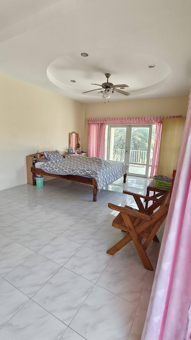 บ้านพร้อมที่ดินใจกลางบางแสน ขนาดเกือบไร่ 9