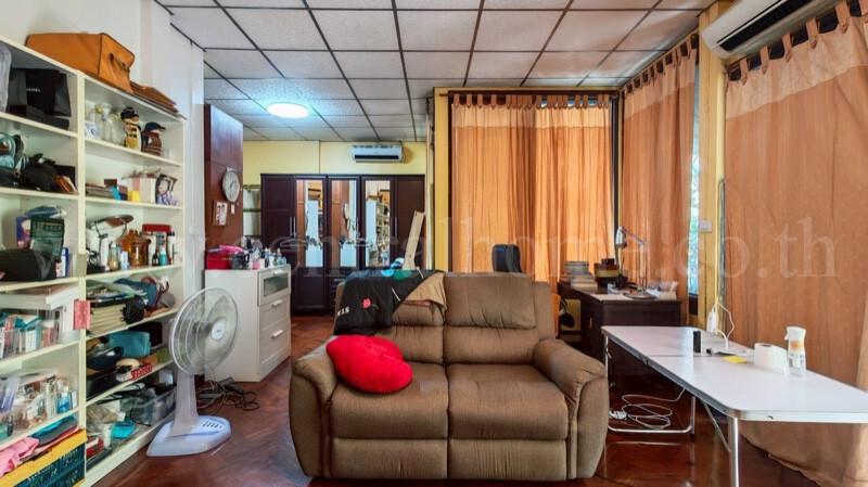 บ้านเดี่ยว พร้อมที่ดิน 232 ตร.วา ซอย ลาดพร้าว 107 ใกล้มหาวิทยาลัยรัตนบัณฑิต 18