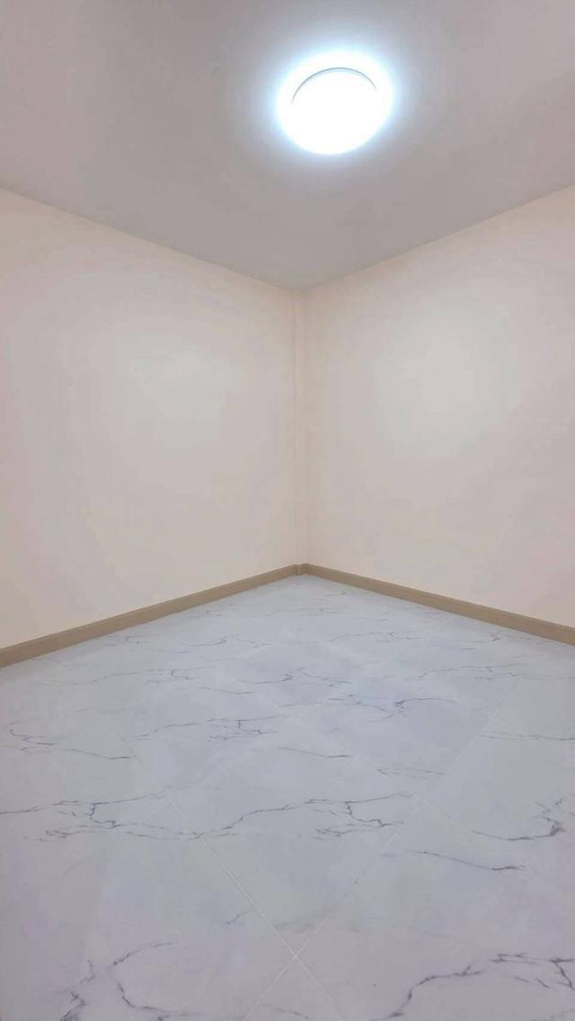 หมู่บ้านพิมลราช1 บางบัวทอง ทาวน์เฮาส์ชั้นเดียว  ตกแต่งใหม่พร้อมอยู่ ถนนบ้านกล้วย  ทำเลสวยหน้าบ้านกว้าง 14