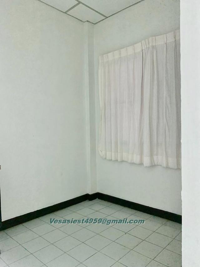 ทาวน์เฮ้าส์ 3ื ชั้น หมู่บ้านเกษรา คลาสสิคโฮม เสรีไทย 11