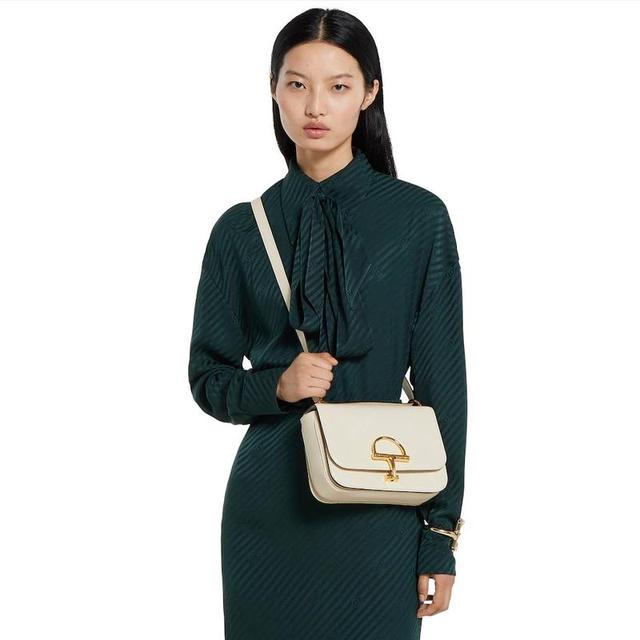รุ่นใหม่กระเป๋า Gucci Siena small shoulder bag หนังแท้ทั้งใบงาน HIGH MIRROR WARRANTY100%