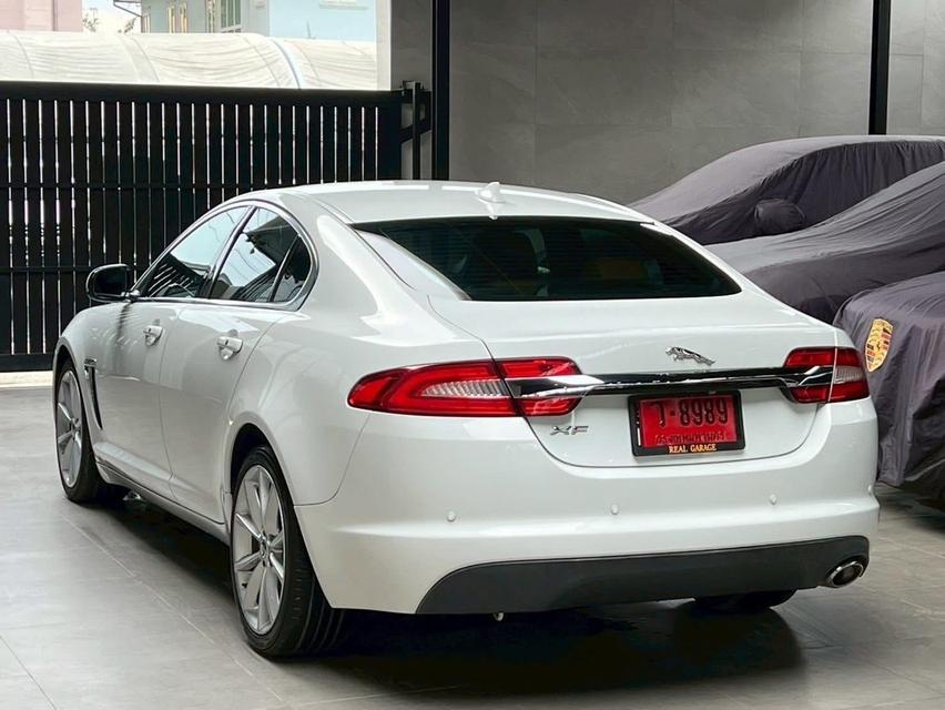 Jaguar XF 2.2D 8