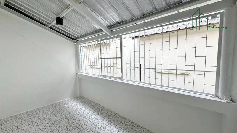 หมู่บ้านฉัตรณรงค์วิลล่า 3 ถ. ลำลูกกา ซ. เปียร์นนท์ ใก้ลสถานีรถไฟฟ้าคูคต  9