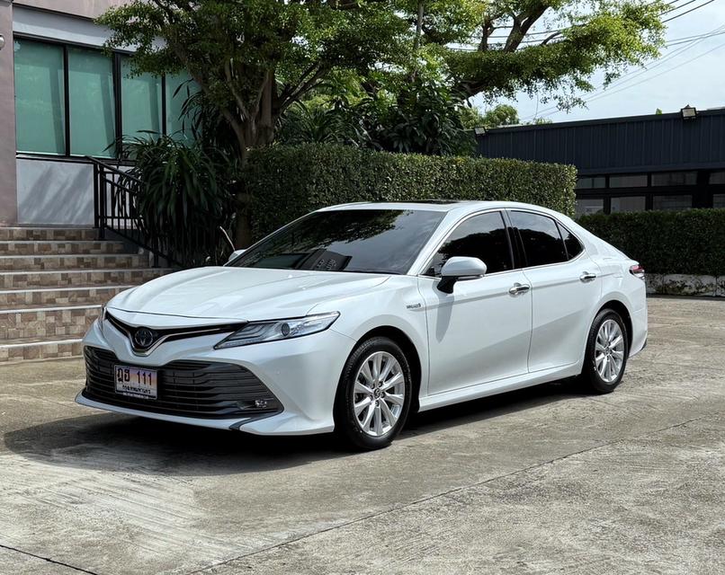 2021 CAMRY HV PREMIUM รุ่น TOP สุด รถมือเดียวออกป้ายแดง รถวิ่งน้อย เข้าศูนย์ตรงระยะ รถไม่มีอุบัติเหตุครับ 4