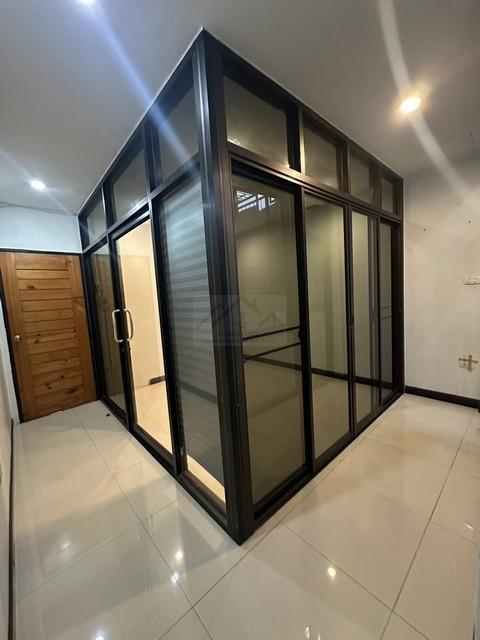 ให้เช่าอาคารพาณิชย์ 4.5 ชั้น 380 ตรม. ติดถนนใหญ่รัชดาภิเษก แยกรัชดา ลาดพร้าว ติด MRT ลาดพร้าว 5