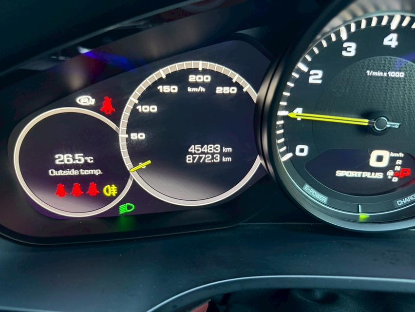 รหัสรถ KPV53 2021 Porsche Cayenne E-Hybrid SUV สีดำ ภายในแดง รูปที่ 7