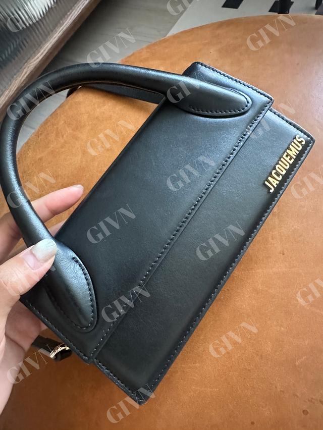 กระเป๋า Jacquemus, The long Chiquito 2