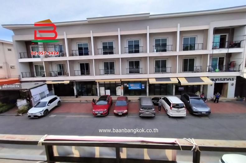 อาคารพาณิชย์ คีท พลาซ่า สมุทรสาคร เนื้อที่ 20.5 ตรว ถนนพระราม 2 ต.พันท้ายนรสิงห์ อ.เมืองสมุทรสาคร จ.สมุทรสาคร 9