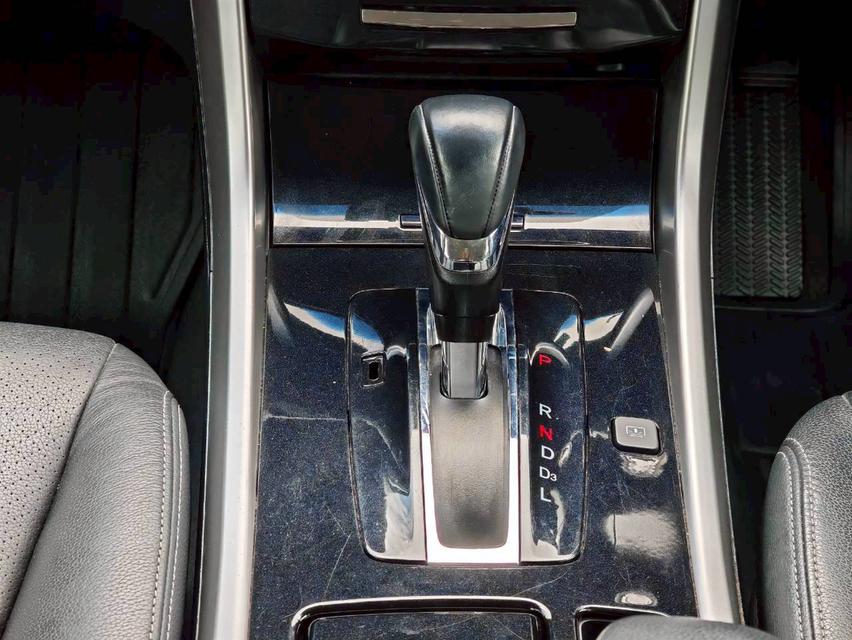 ขาย HONDA ACCORD 2.0 EL 2017 13