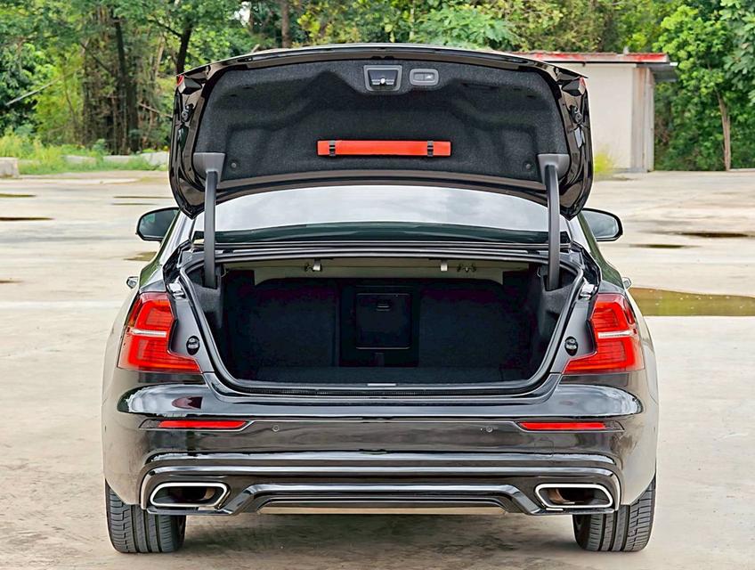 Volvo S60 T8 R-Design AWD 2020 รถสวยใหม่ สมรรถนะเยี่ยม คุ้มเกินราคา 9