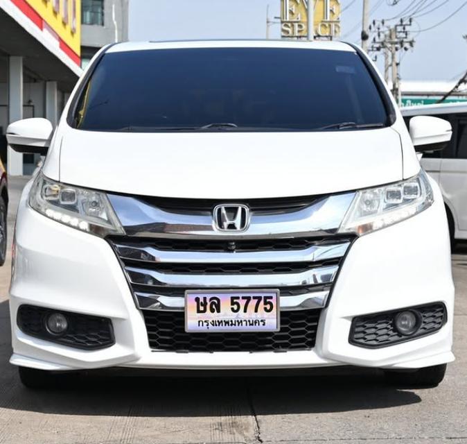 Honda Odyssey สีขาวสภาพดีมาก 2