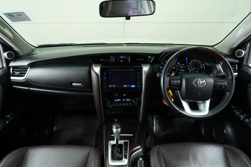 2019 TOYOTA FORTUNER 2.4 V 2WD SUV สีขาว เลขไมล์ 113171 กม. 11