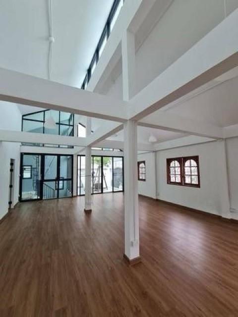 ให้เช่าบ้านเดี่ยว 2 ชั้น โชคชัย4 ซอย 30  Location ลาดพร้าว วังหิน Renovate ใหม่ทั้งหลัง จอดรถได้ 5 คันใ 3