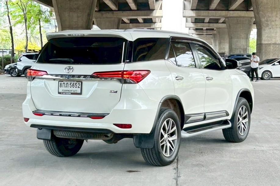 🚗 2019 Toyota FORTUNER 2.4 V 4WD AT รูปที่ 5