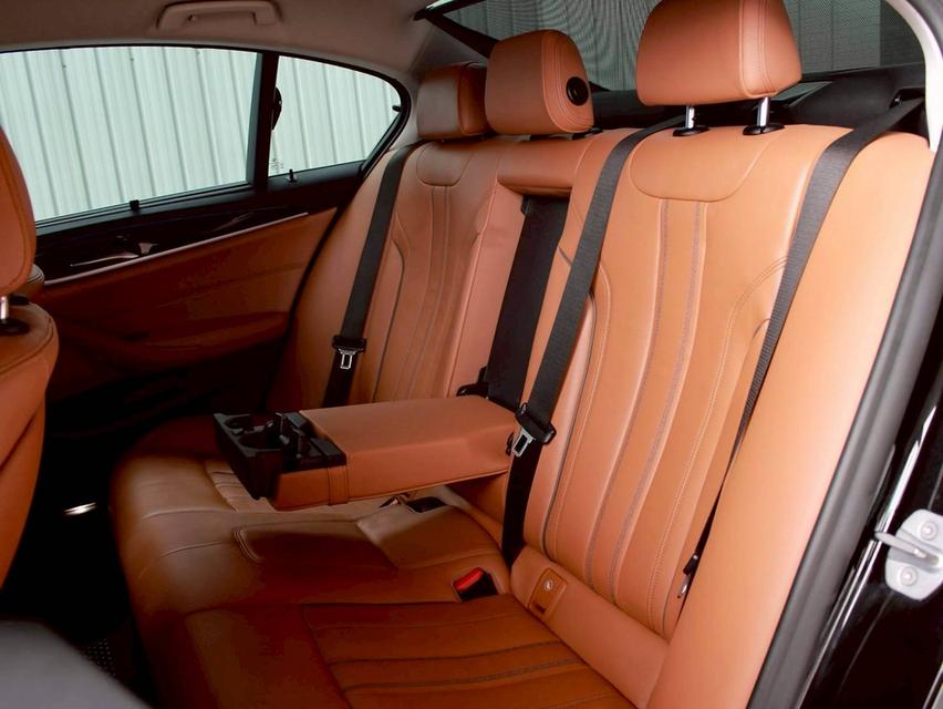 ขาย BMW 530e Elite ปี20 14