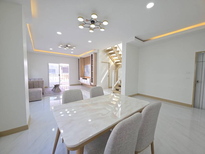 หมู่บ้านบุรีรมย์ เลียบคลองสอง 23 7