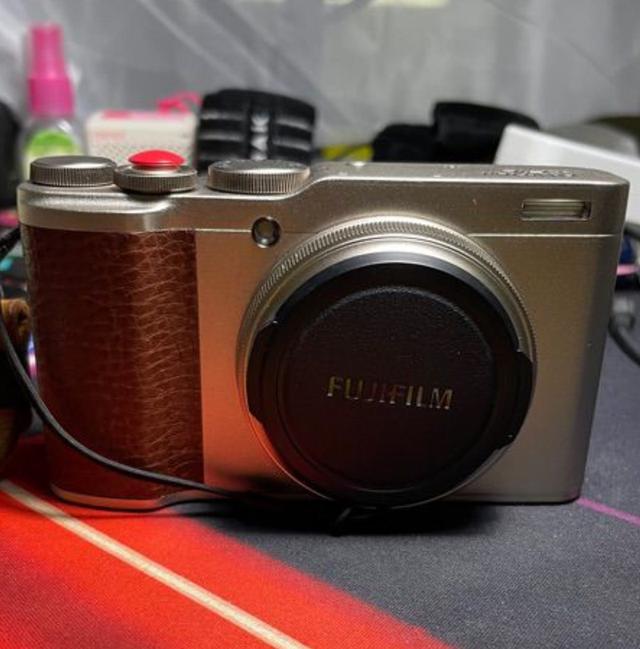 กล้อง Fujifilm รุ่น XF10 2