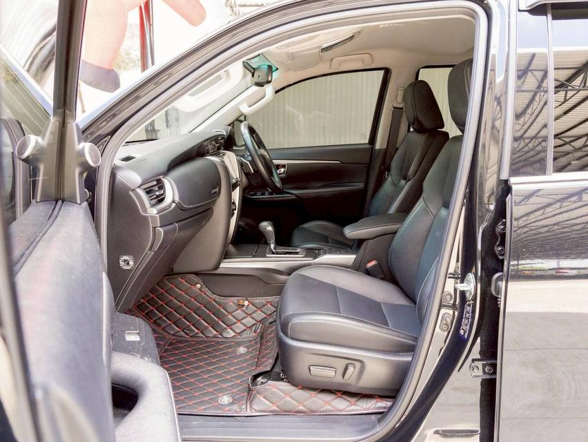 Toyota Fortuner 2.4G ปี22 15