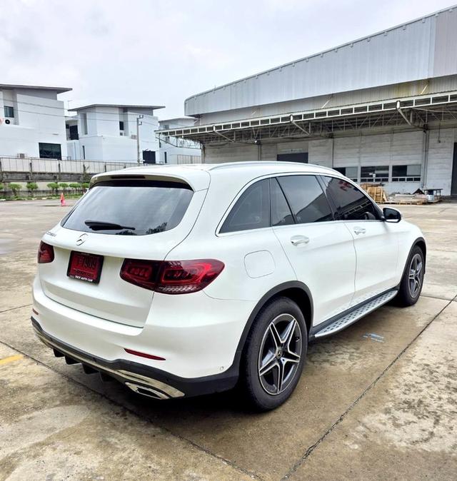 Mercedes-Benz GLC 220d Amg สีขาว ปี 2020 ไมล์ 100,000กม.
