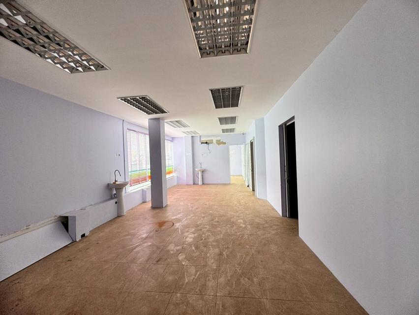 ให้เช่าอาคารพาณืชย์ ชั้น 1 และชั้นลอย อาคารโล่งสวย ติดถนนรามคำแหง (N.1920) 7