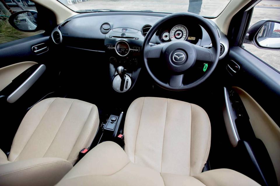 Mazda2 1.5 Groove Sedan ปี 2011 สีขาว เกียร์ออโต้ 15