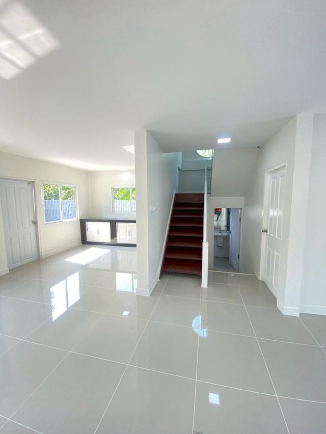 ขายบ้านเดี่ยว 2 ชั้น เนื้อที่ 62 ตารางวา หมู่บ้านร่มเกล้า 2  ซอยวัดไผ่เหลือง ถนนรัตนาธิเบศร์ ตำบลบางรักพัฒนา อำเภอบางบัวทอง จังหวัดนนทบุรี 5