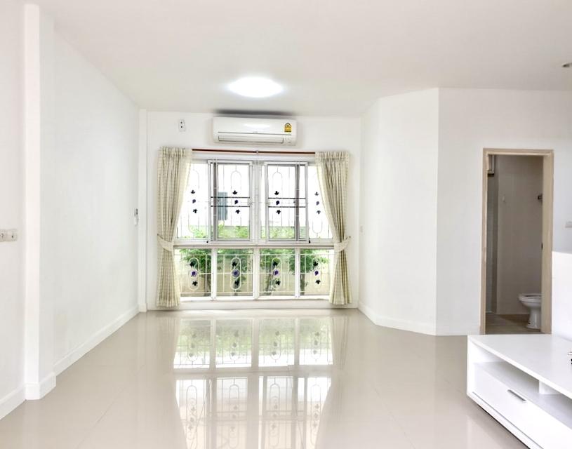 ทาวน์เฮ้าส์ 2 ชั้น กว้าง 8 เมตร ทำเลดี 10 นาที ถึง รถไฟฟ้า ราคาดีจับต้องได้ งบไม่บานปลาย คลิก!! 2