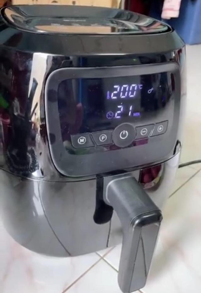 ขายหม้อทอดไร้น้ำมัน Simplus Air Fryer 1