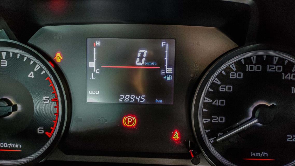 	ISUZU D-MAX 1.9 S 2020 7