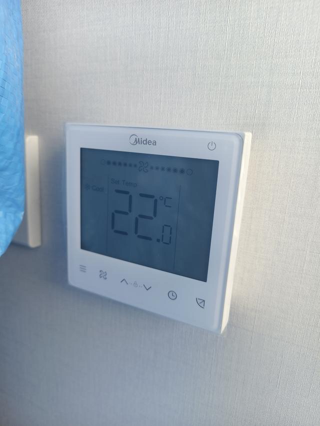 ติดตั้งแอร์ ย้ายแอร์ 0638895489 ช่างพสิษฐ์ล้างแอร์ ซ่อมแอร์บ้าน อออฟฟิต สำนักงาน