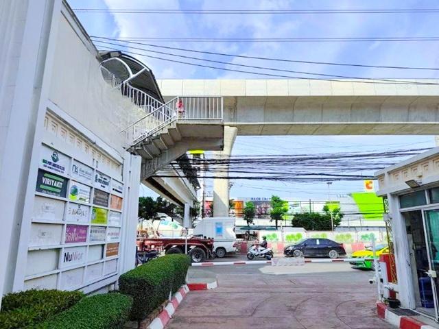 ตลาดพระประแดง 600 ม. พระจอมเกล้าธนบุรี 2.9 กม.4 นอน บิ๊กซี สุขสวัสดิ์ 150 ม. ซ. สุขสวัสดิ์ 56-64 ให้เช่าโฮมออฟฟิศ 4 ชั้น 6