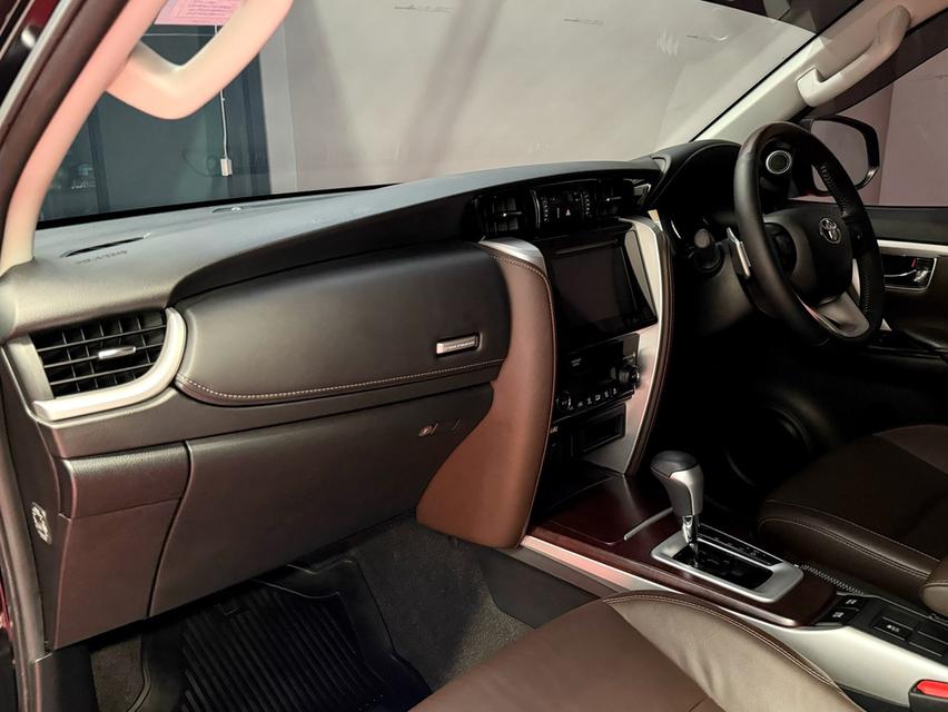 2020 TOYOTA FORTUNER 2.4 V รถสภาพสมบูรณ์ พร้อมใช้งาน รถวิ่งน้อย เข้าศูนย์ทุกระยะ ไม่เคยมีอุบัติเหตุครับ 11