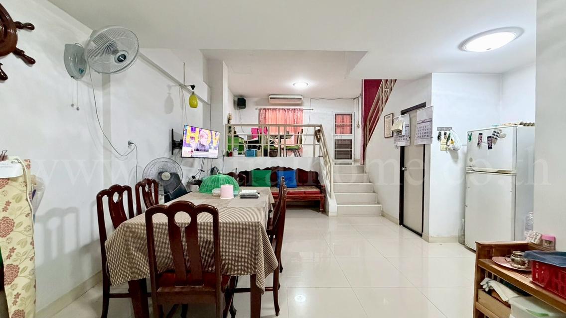 ทาวน์เฮ้าส์ เค.ซี. รามอินทรา 6 พระยาสุเรนทร์ 45 หน้าบ้านไม่ชนใคร 7