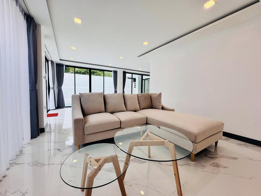 Seafront pool villa style modern Jomtien Beach 17.9 Million 4