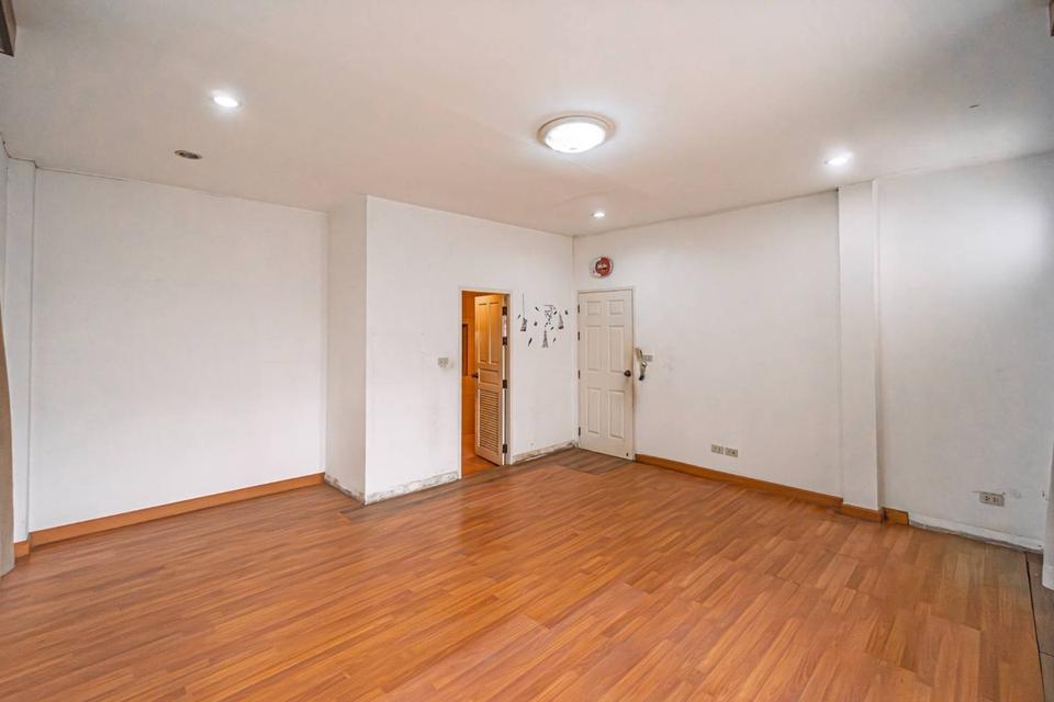 ขายบ้านเดี่ยว ลำลูกกา คลอง 4 ราคาต่ำกว่าประเมิน | เจ้าของขายเอง | พร้อมโอน ขายบ้านเดี่ยว 2 ชั้น 8