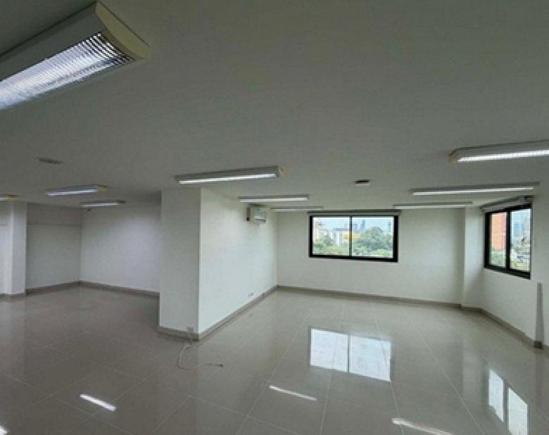 ให้เช่าอาคารสำนักงาน / Home Office 5 ชั้น พร้อมลิฟท์ / ซอยพัฒนาการ เข้าซอยไม่ลึก ถนนพัฒนาการ มีลิฟท์ในอาคาร 5