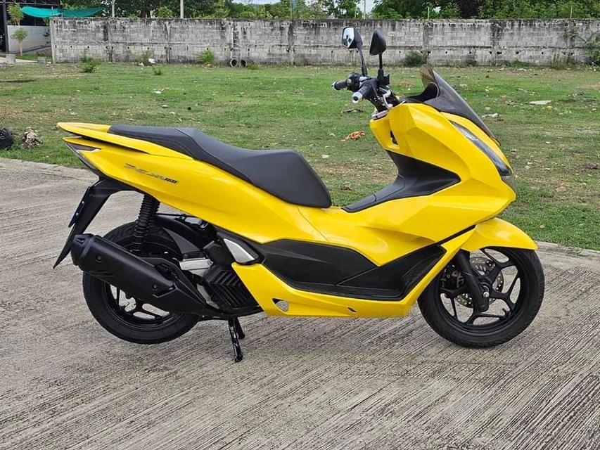 Honda PCX ปี 2023 สีเหลืองสวย 2