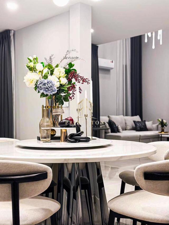 Luxury English-Style Detached House The City Bangna 2 4