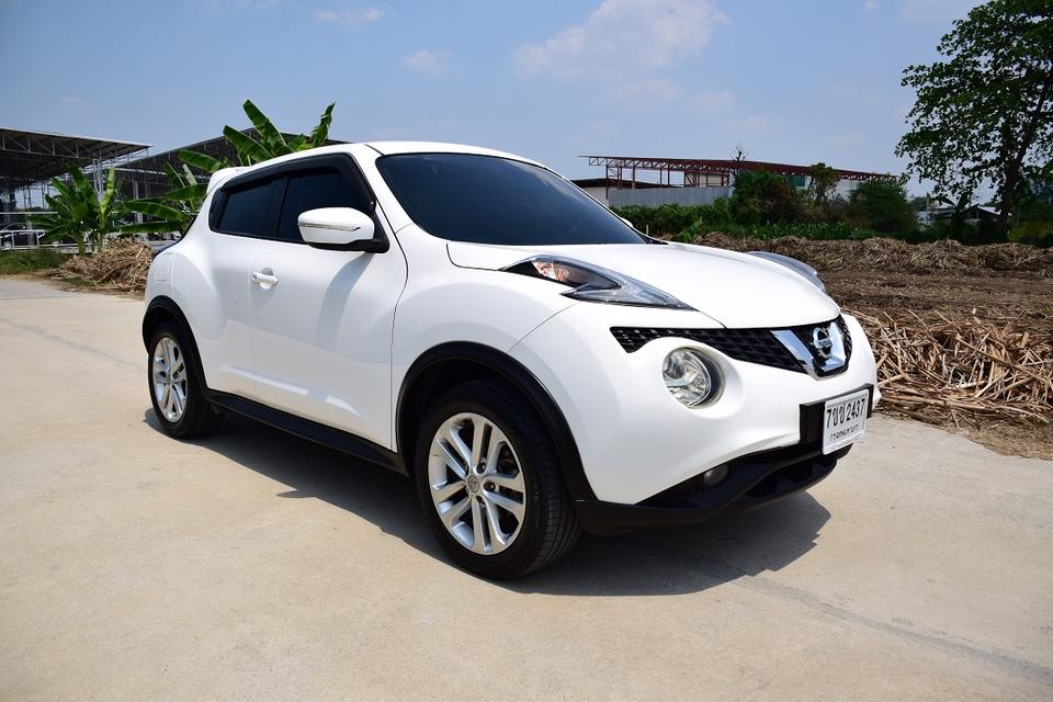 ขายเพียง 240000 บาท ปี15จด16 ฟรีดาวน์ ไมเนอร์เช้น นิสสัน JUKE 1.6ตัวท็อปออฟชั่นส์ เบาะหนังแท้ แอร์จอ พุตสต๊าท ช่วงล่างแน่นๆ โทร0957401229 ไอดีไล UTBP รูปที่ 3