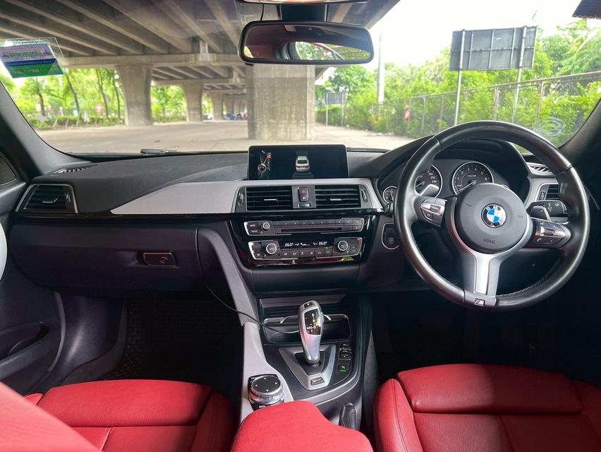 BMW 330E Year 2017 11
