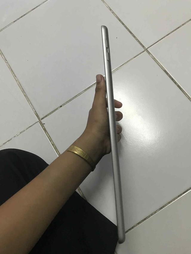 iPad  6