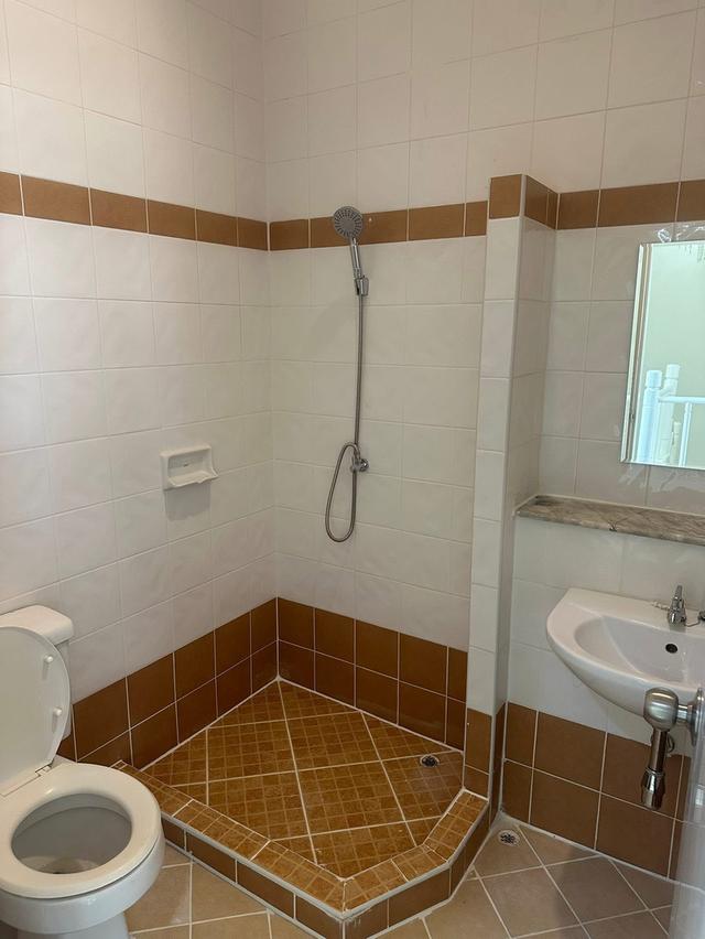 ทาวน์เฮาส์ 21 ตร.ว. วราราัักคลอง 4 ทาสีปรับปรุงใหม่ทั้งหลังมำร้อมอยู่ 4