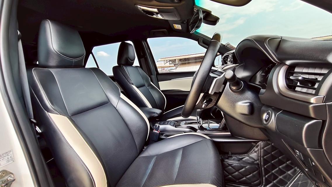 TOYOTA Fortuner 2.8 LEGENDER 4WD 6A/T ปี 2020 จด 2022 รูปที่ 10